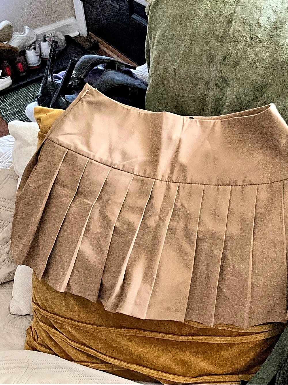 Zara Pleated Mini Skirt in Brown Size small Like New